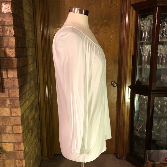 Pretty White Knit Top - Picture 3 of 8